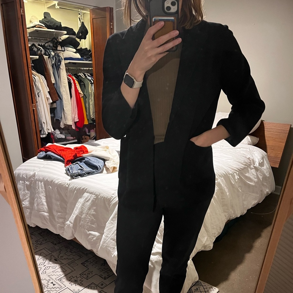 Quince 100% organic cotton blazer.